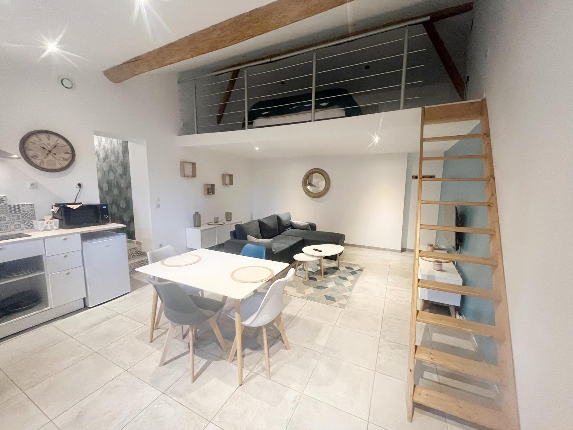 A Deux Pas Des Peniches Apartment กาสเตลซาร์ราแซ็ง ภายนอก รูปภาพ