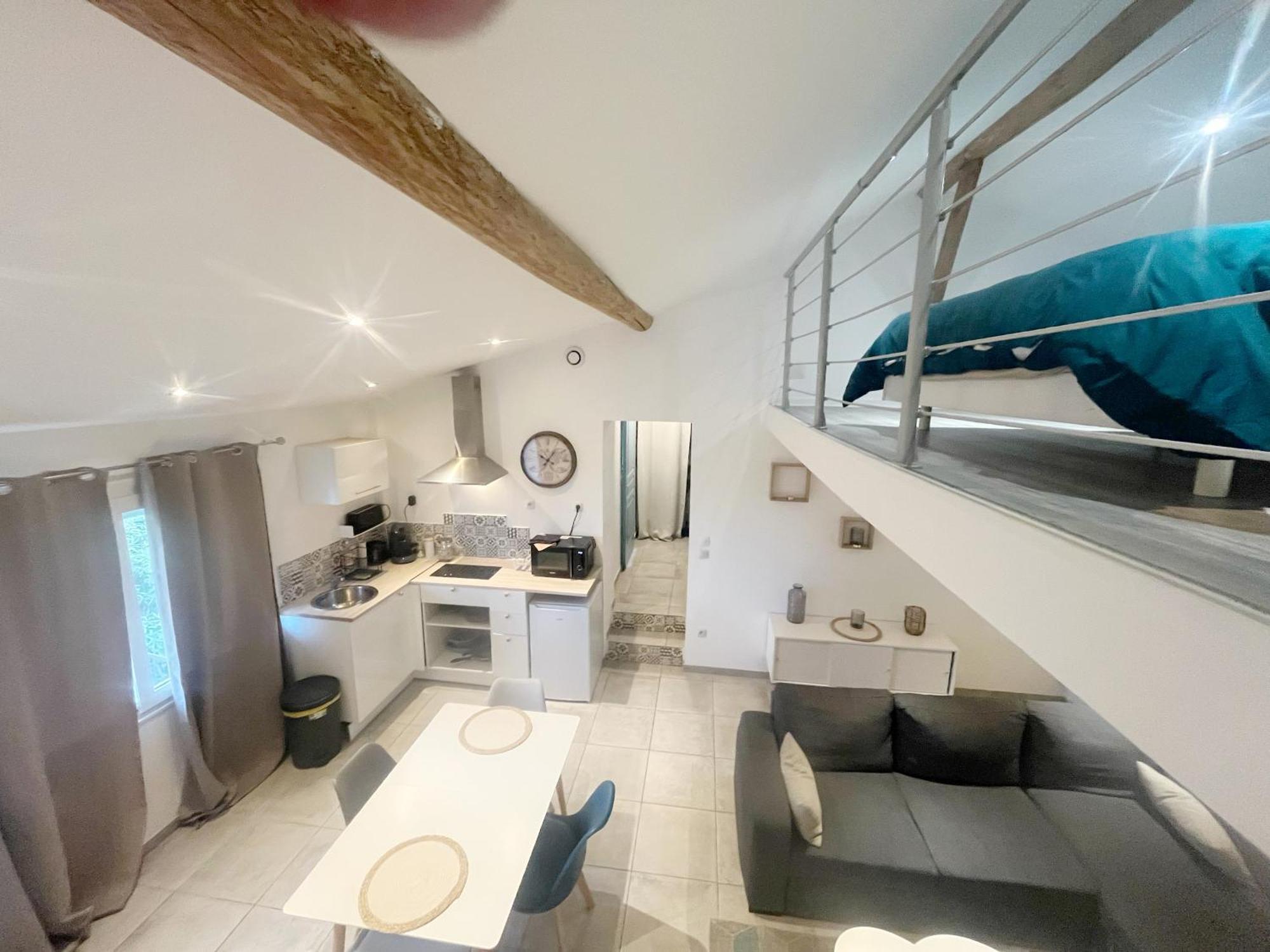 A Deux Pas Des Peniches Apartment กาสเตลซาร์ราแซ็ง ภายนอก รูปภาพ