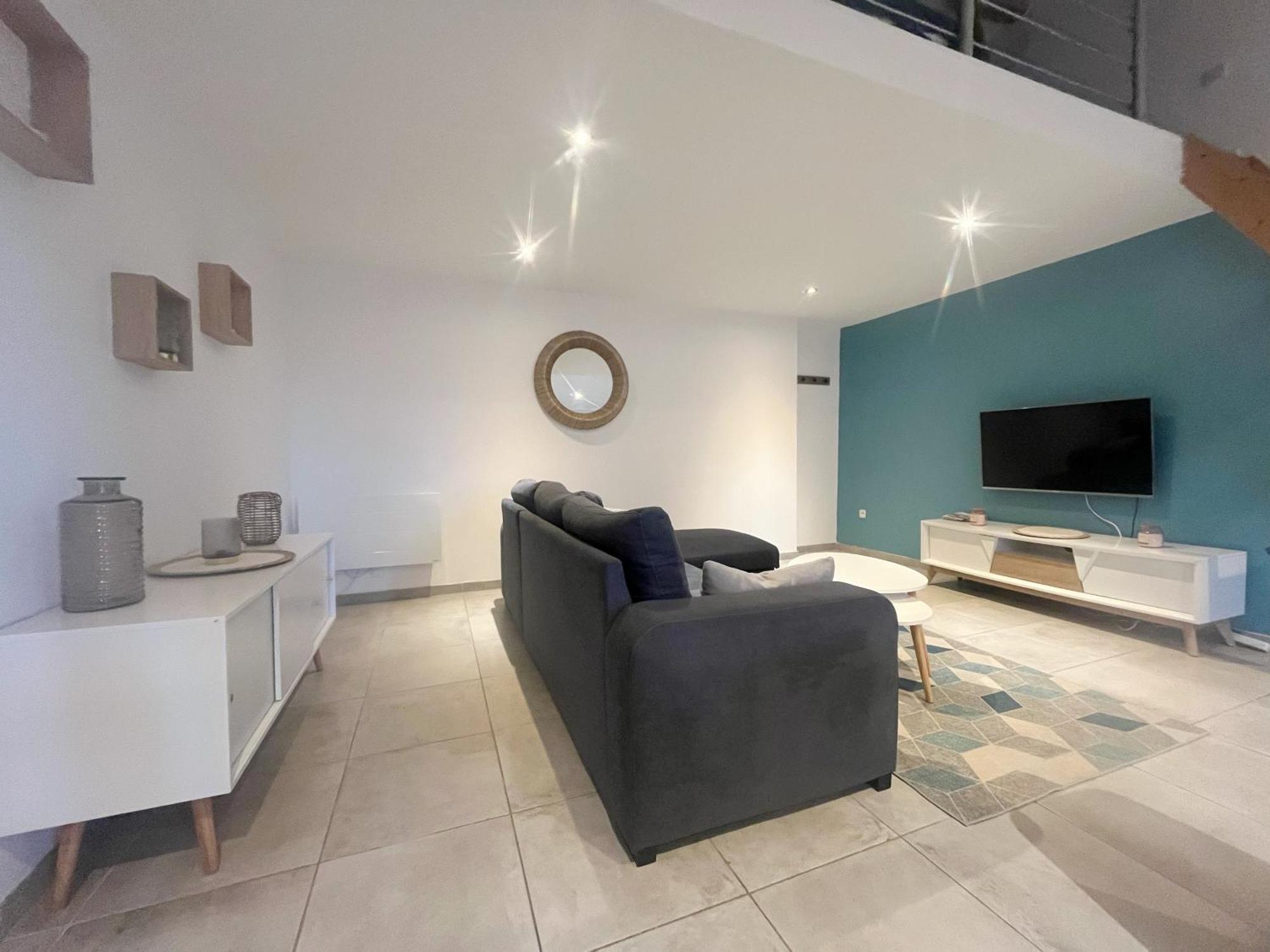 A Deux Pas Des Peniches Apartment กาสเตลซาร์ราแซ็ง ภายนอก รูปภาพ